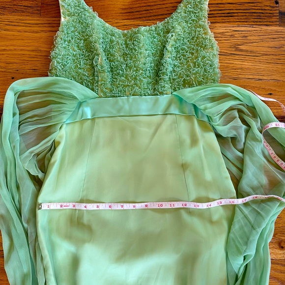 Green Retro Formal Dress - Picture 7 of 10